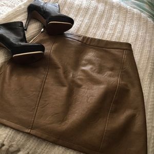 Leather mini skirt!!